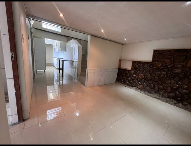 3 BEDROOM FLAT TO LET IN CARRINGTON HEIGHTS